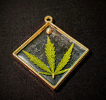 Load image into Gallery viewer, Marijuana leaf pendants
