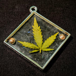 Load image into Gallery viewer, Marijuana leaf pendants
